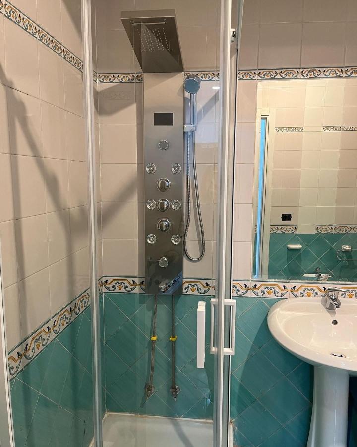 La Svolta Rooms 那不勒斯 外观 照片