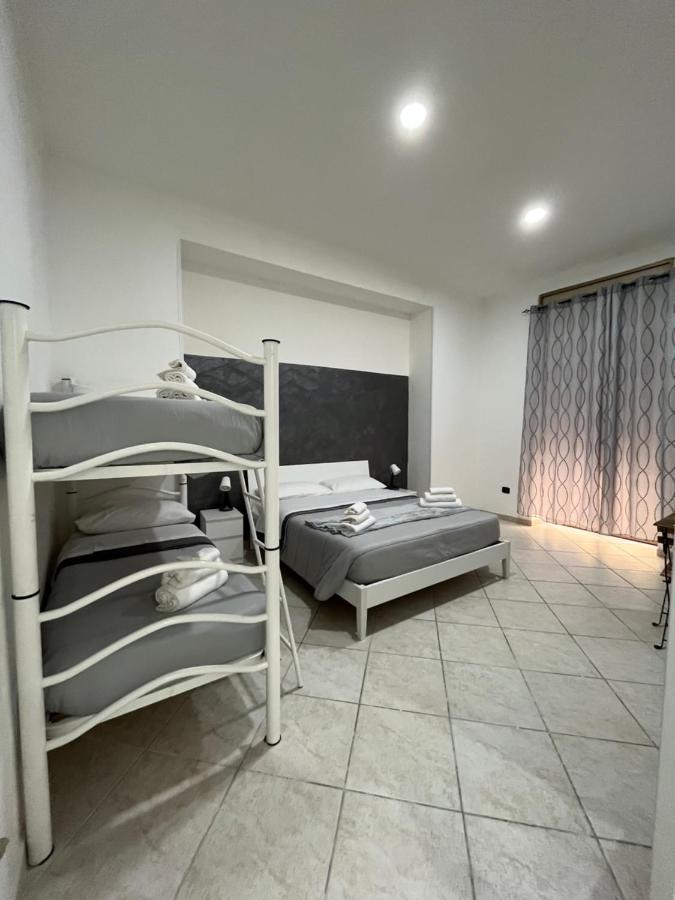 La Svolta Rooms 那不勒斯 外观 照片